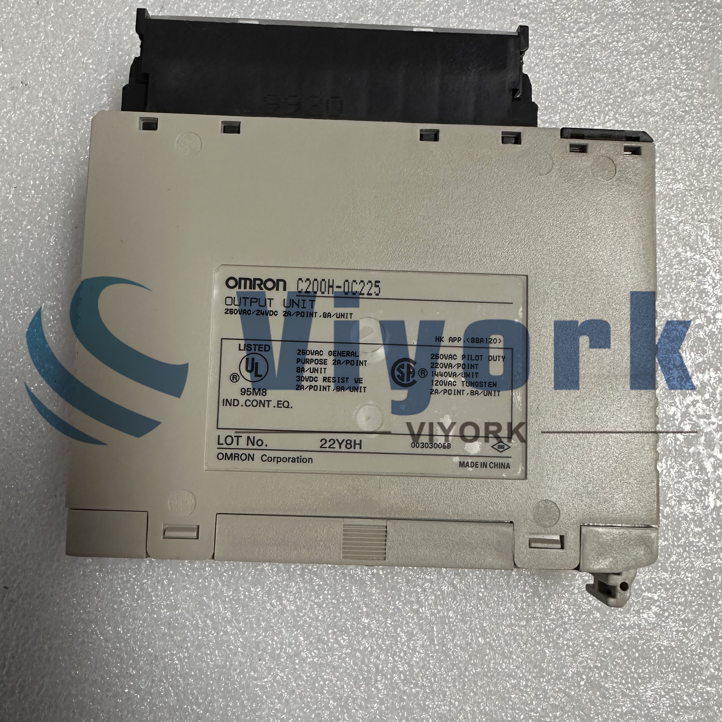 Omron C200H-OC225 OUTPUT MODULE CONTACT 2/8 AMP 250 VAC/24 VDC NEW