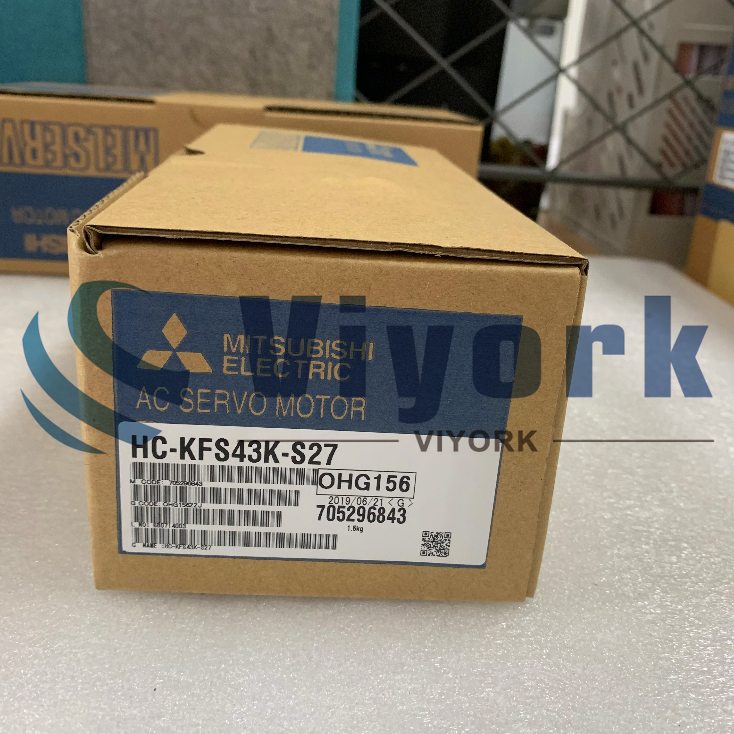 Mitsubishi HC-KFS43K-S27 AC SERVO MOTOR 3PHASE 2.3AMP 129VAC 400W 3000RPM NEW
