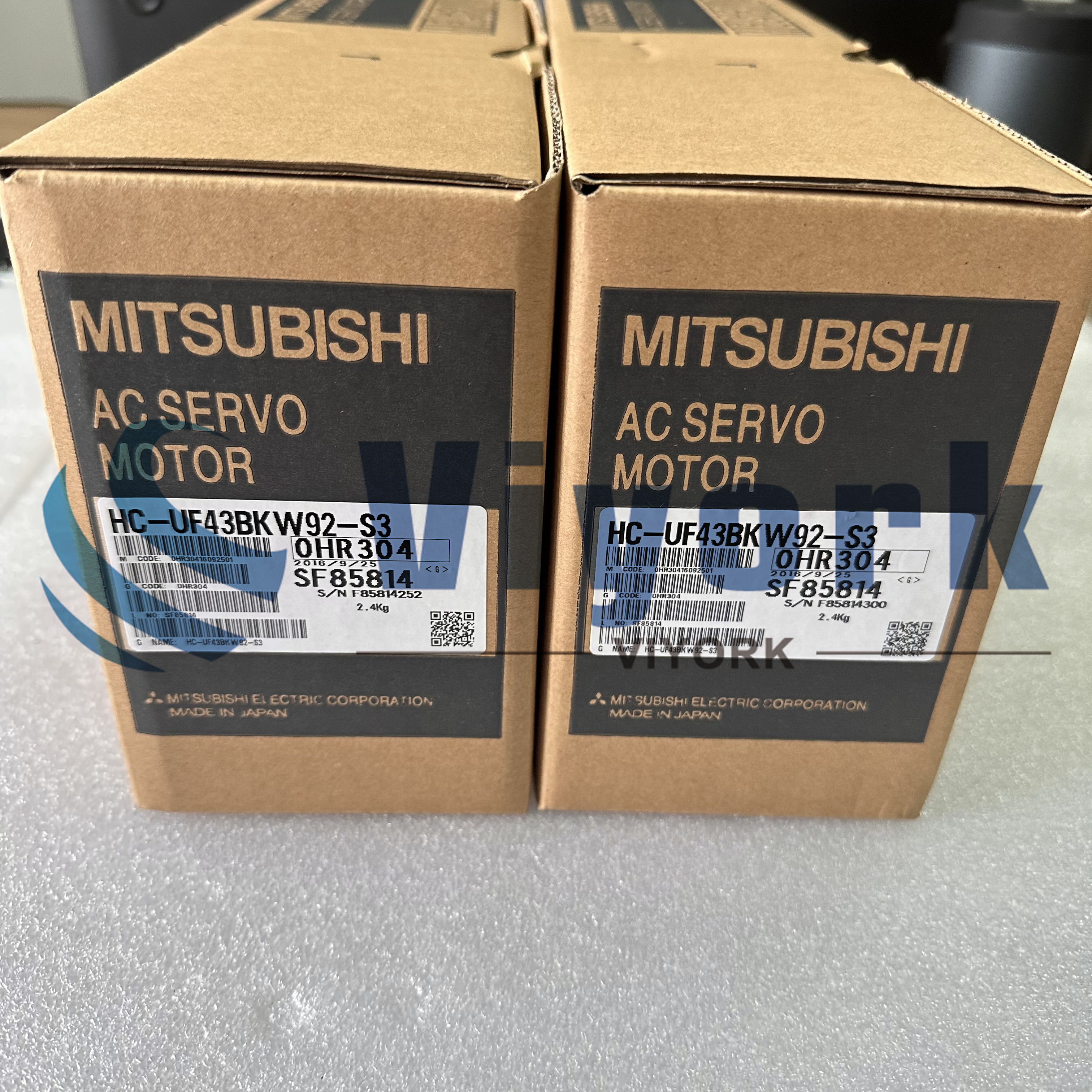 Mitsubishi HC-UF43BKW92-S3 AC SERVO MOTOR W/KEYWAY 750WATT 3AC 400W 3000RPM NEW