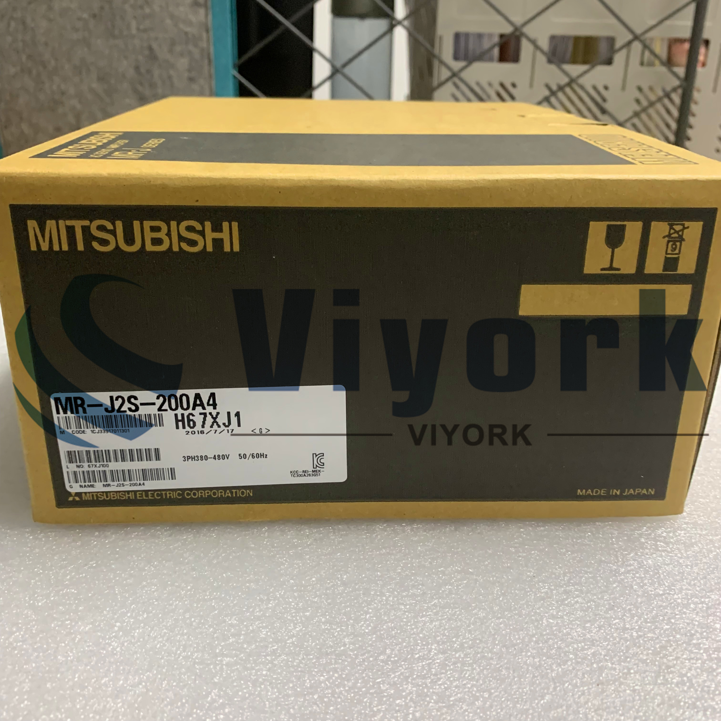 Mitsubishi MR-J2S-200A4 SERVO AC AMPLIFIER 5.1AMP 2KW 380-480VAC NEW