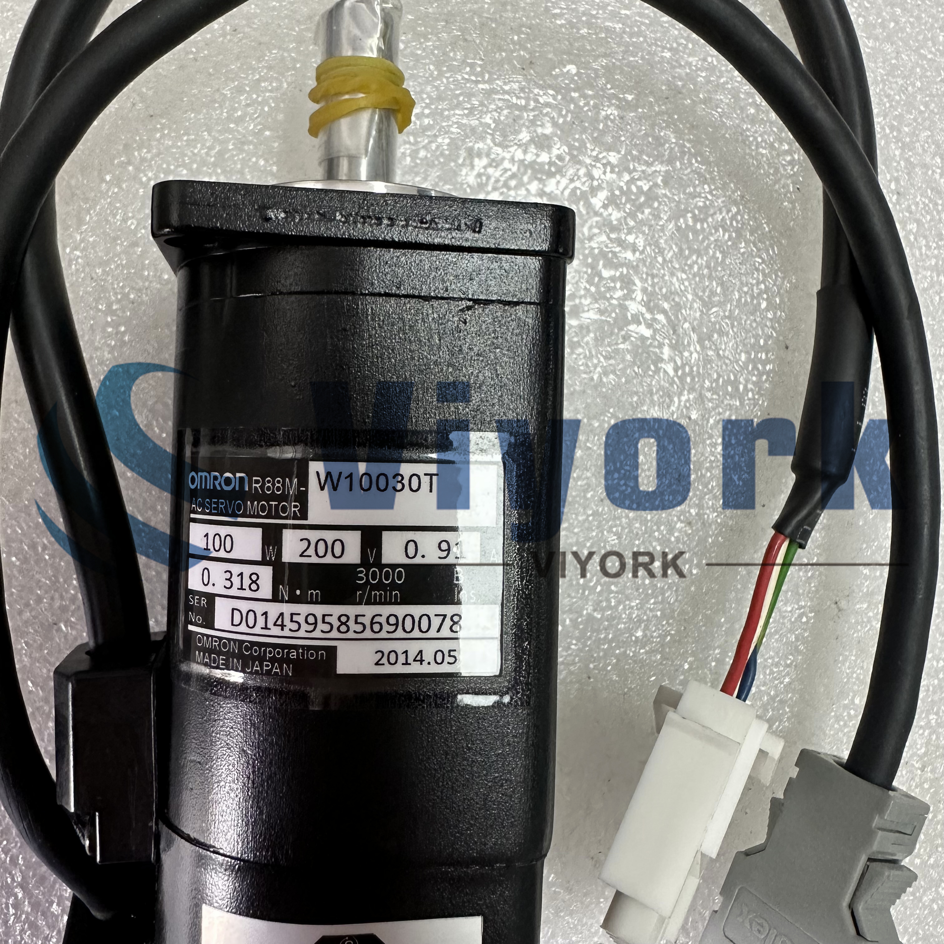OMRON R88M-W10030T AC SERVOMOTOR WITHOUT BRAKE 3000RPM 200V 100W NEW
