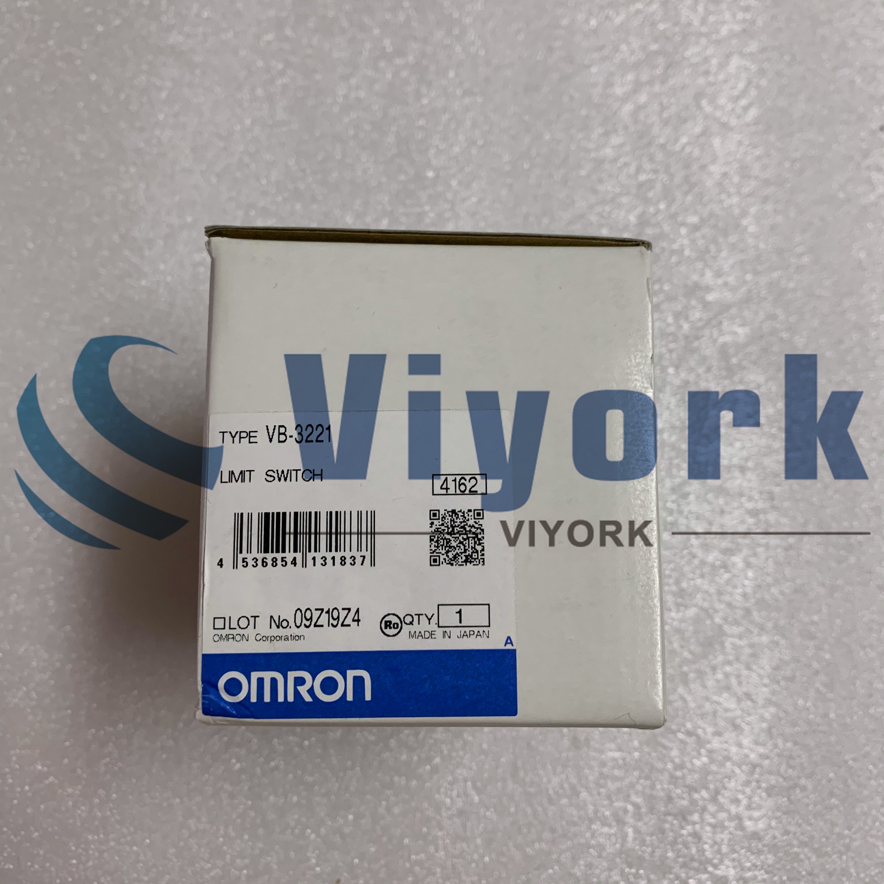 Omron VB-3221 3 ROLLER PLNGR 4 CONDUIT NEW