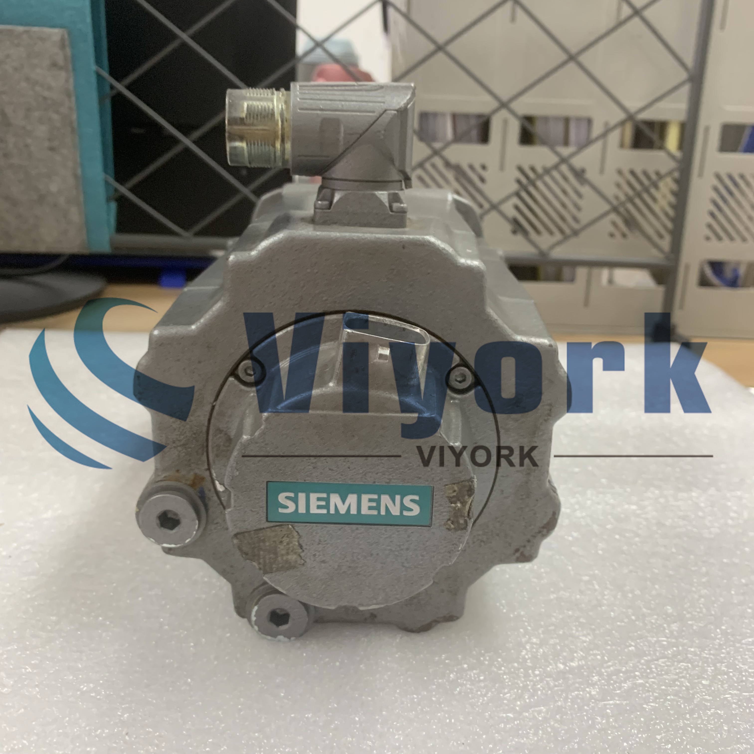 Siemens 1FT7064-5WF71-1BA1 AC SERVO MOTOR