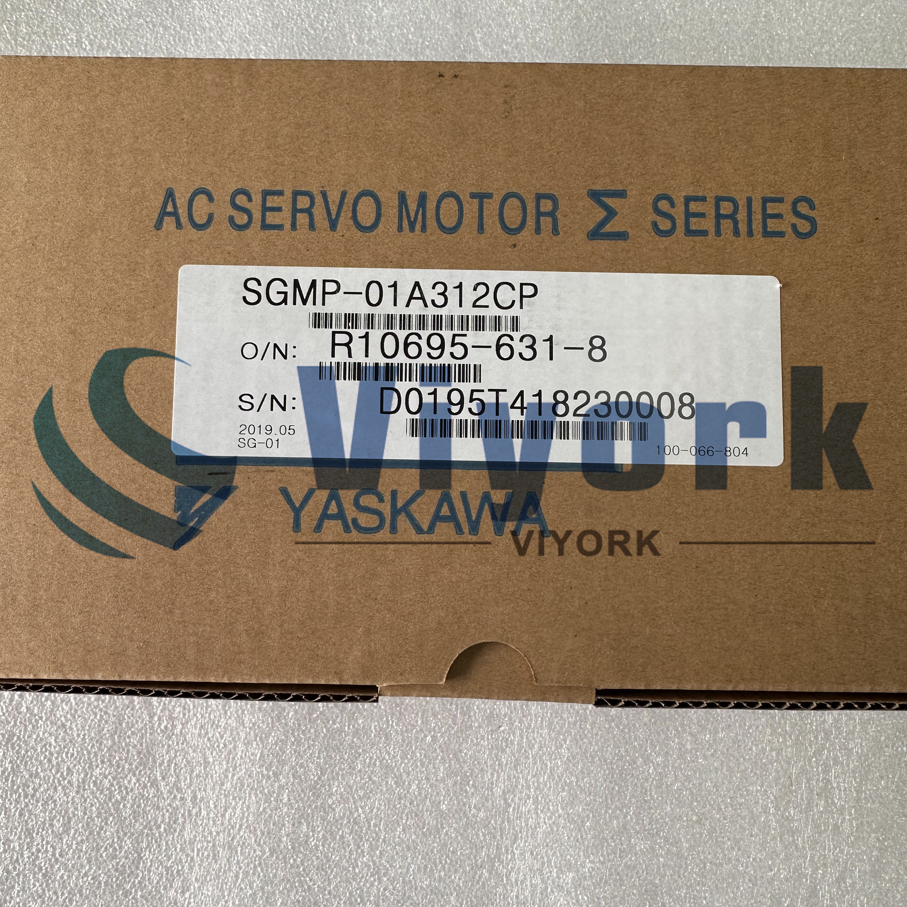 Yaskawa SGMP-01A312CP AC SERVO MOTOR CUBE-TYPE WITH BRAKE 100W 3000RPM NEW