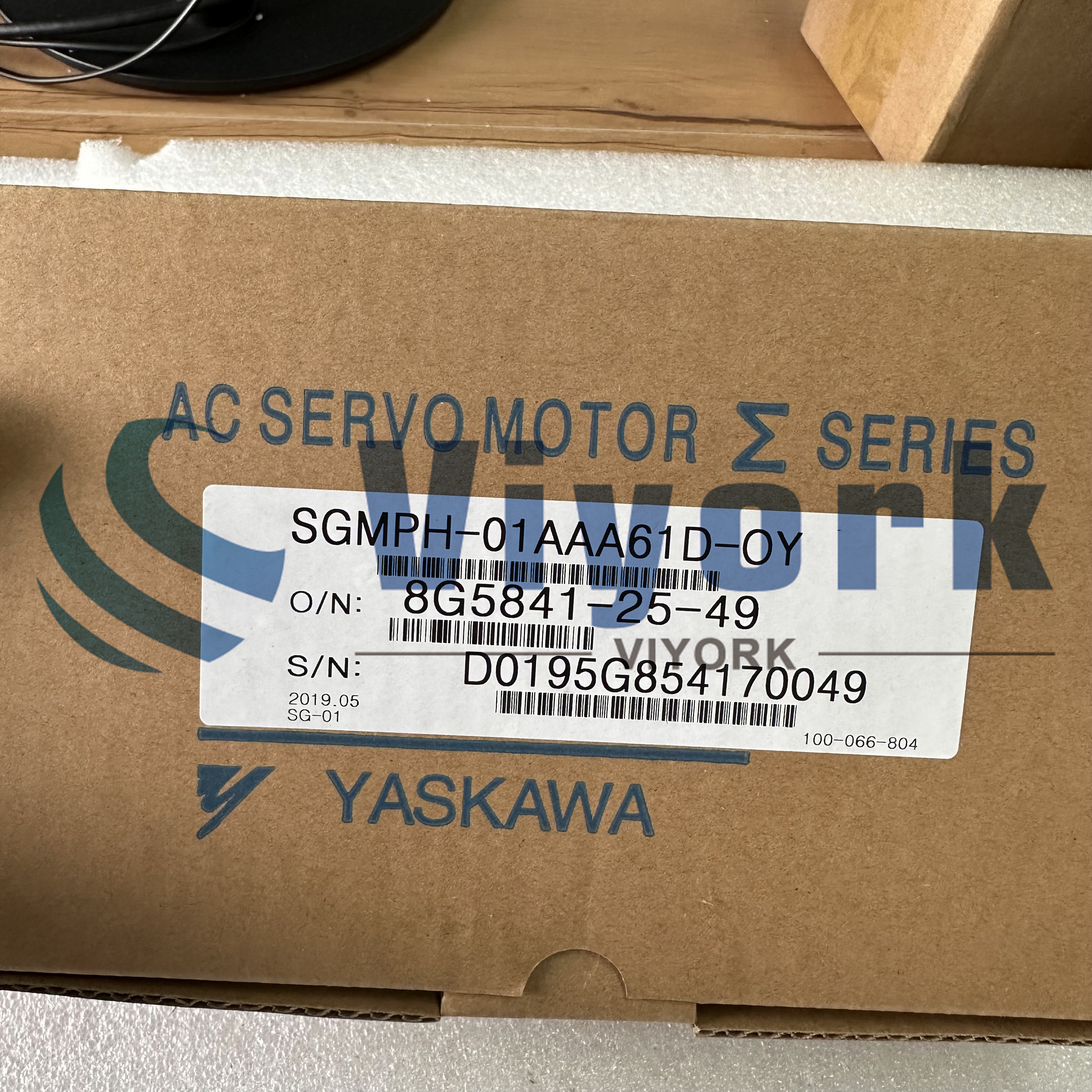 Yaskawa SGMPH-01AAA61D-OY AC SERVO MOTOR CUBE-TYPE 100W 3000RPM 0.318NM NEW