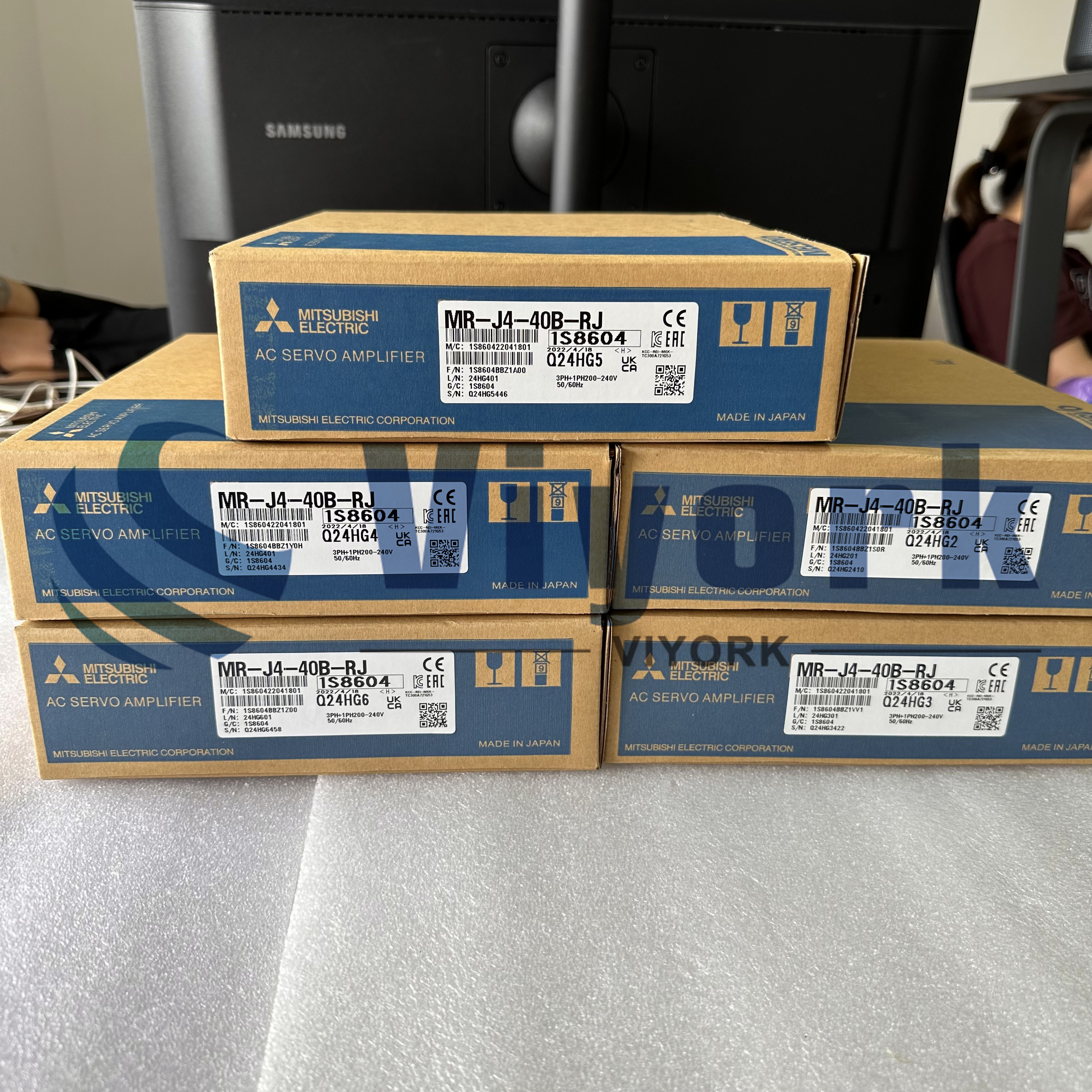 Mitsubishi MR-J4-40B-RJ SERVO AMP 400W 200V J2S SSCNET CONVERSION UNIT NEW