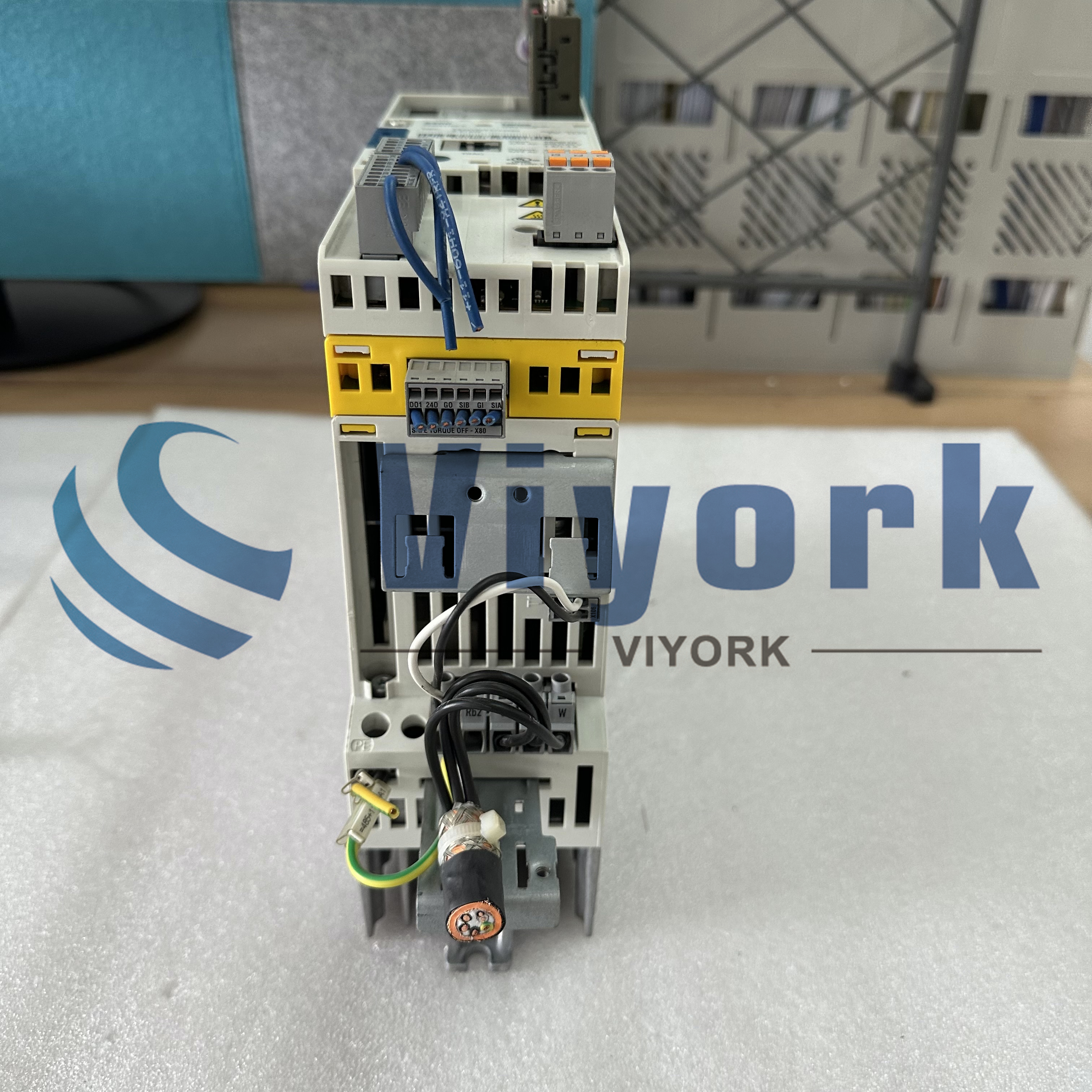 LENZE E84AVSCE3714SB0 INVERTER Fully Tested Fast delivery USED