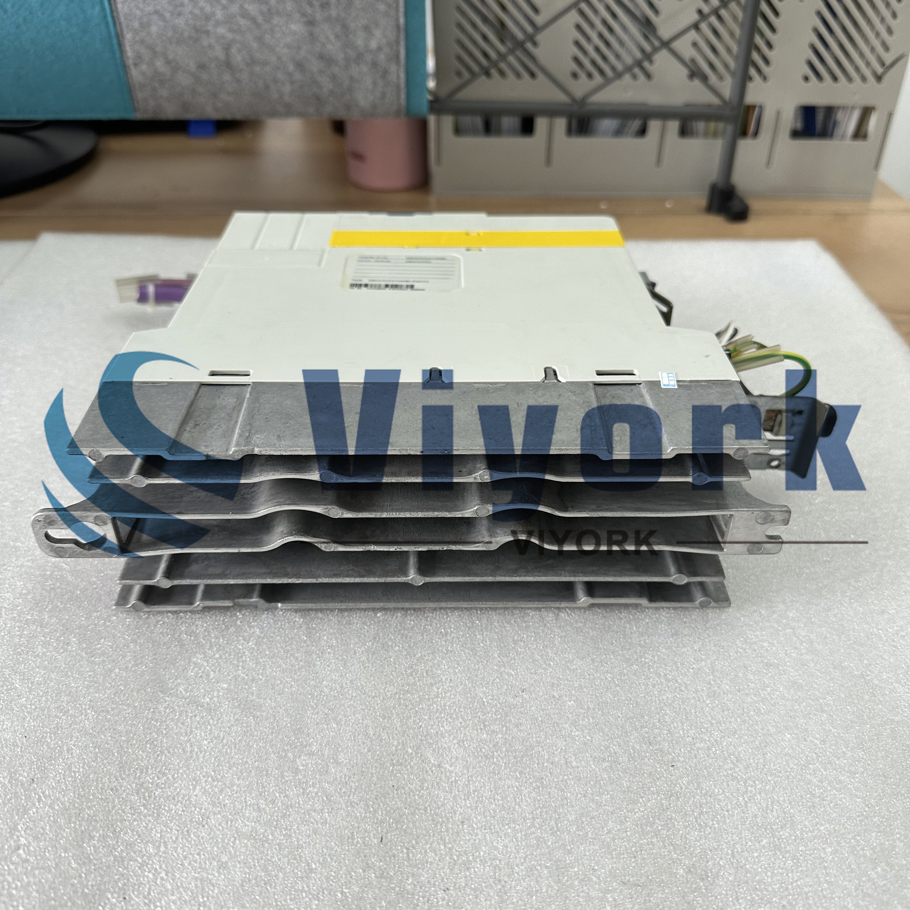 LENZE E84AVSCE3714SB0 INVERTER Fully Tested Fast delivery USED