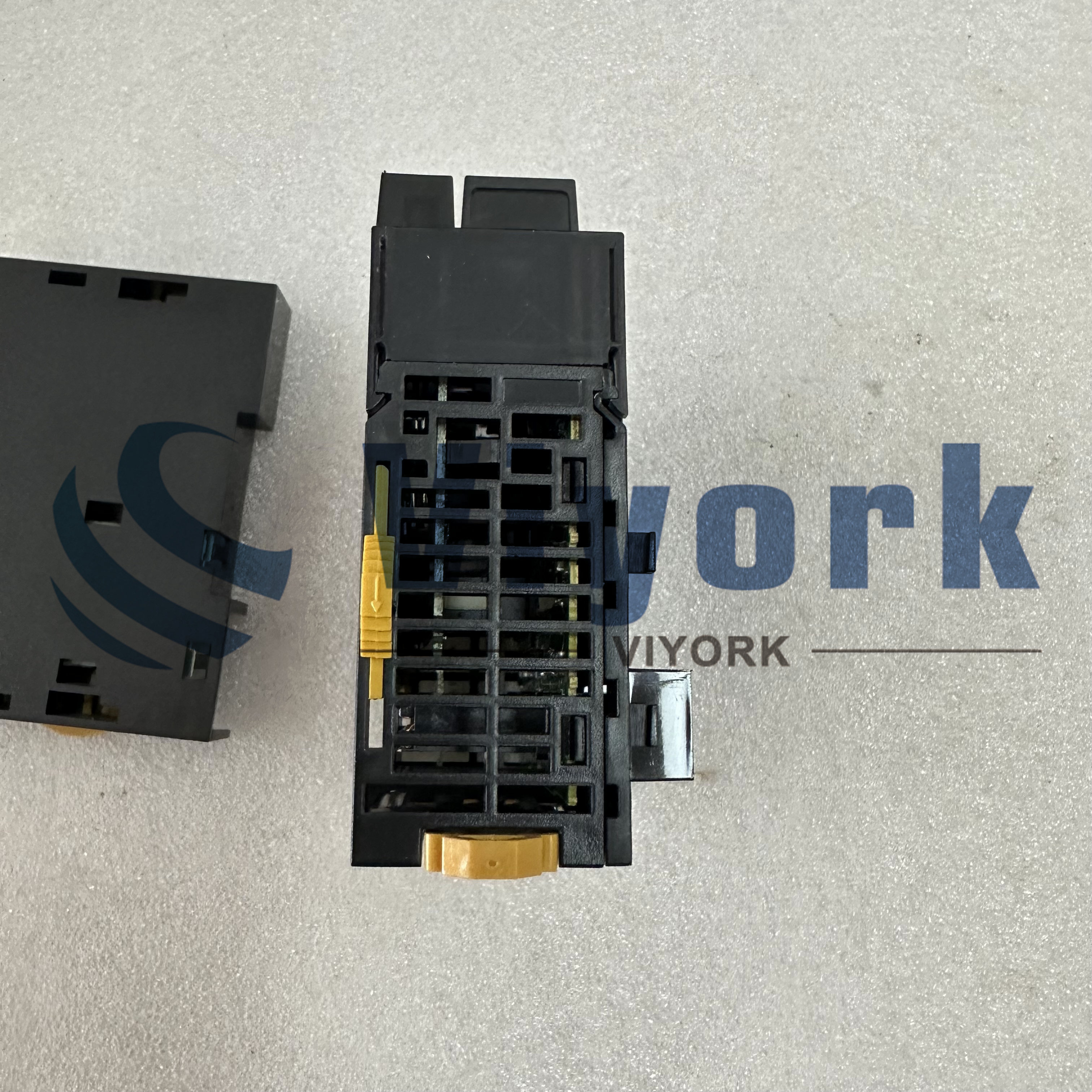 Omron CJ2M-CPU11 MODULE NEW