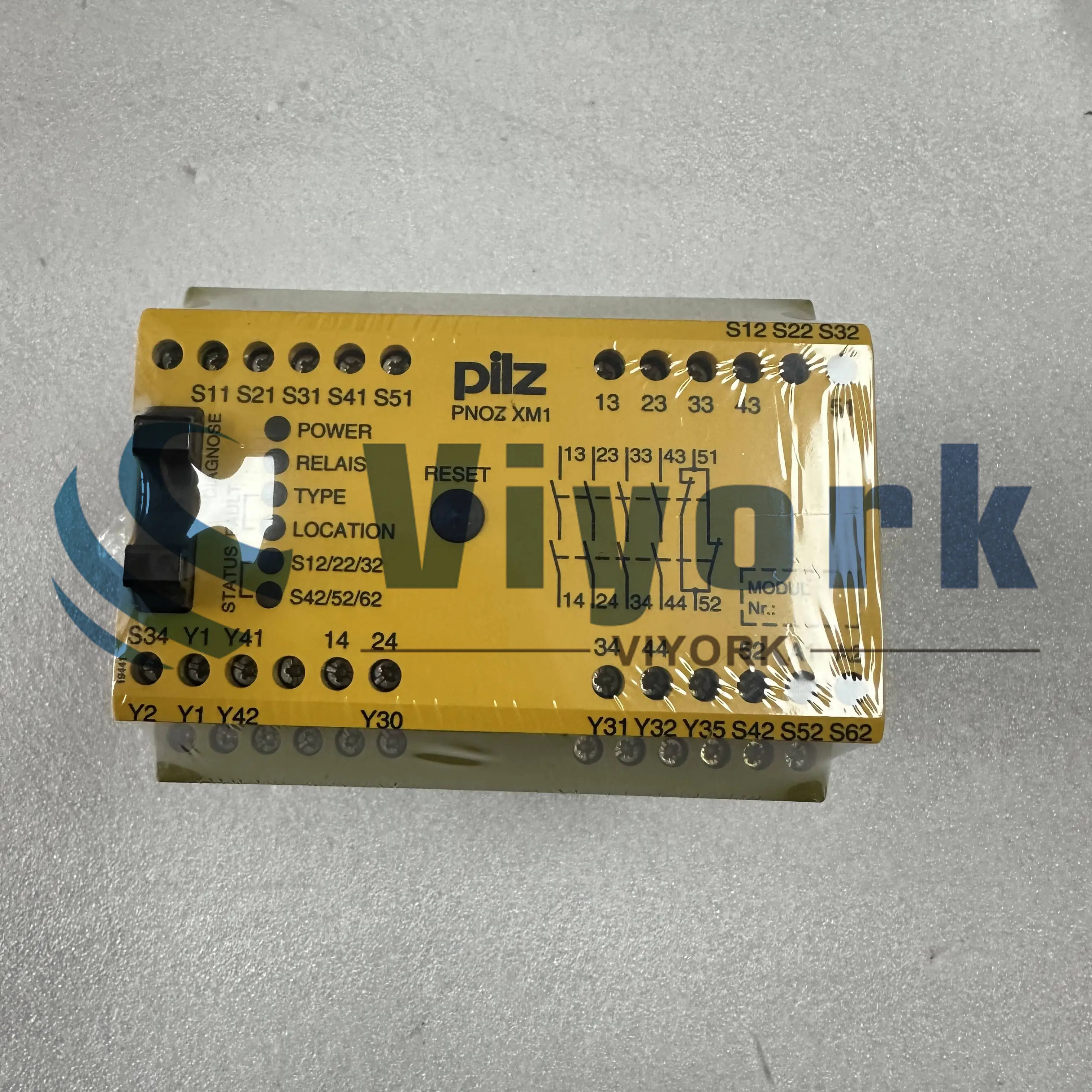 PILZ 774600 PNOZ XM1 24 VDC 4 no 1 nc 2so Safety Relay Module NEW