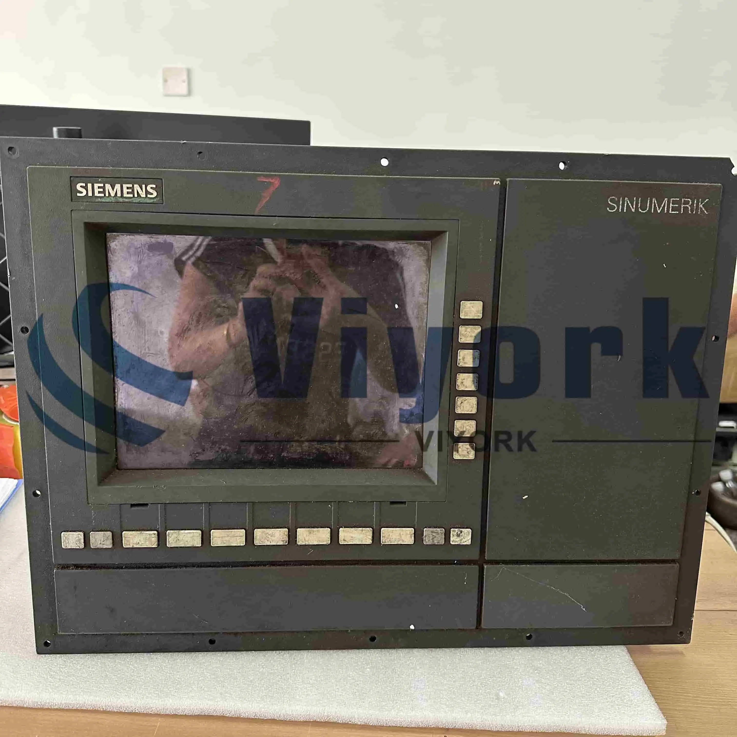 Siemens 6FC5103-0AB01-0AA2 SINUMERIK 840C840CE RGB-MONITOR 14 AC 230V