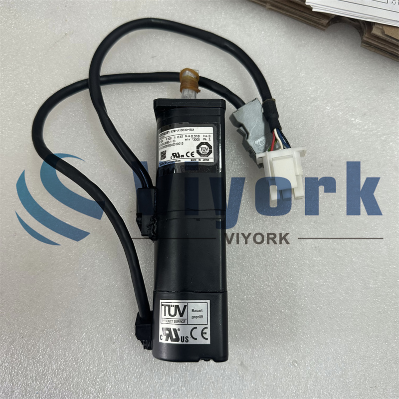 Omron R7M-A10030-BS1 AC SERVO MOTOR NEW