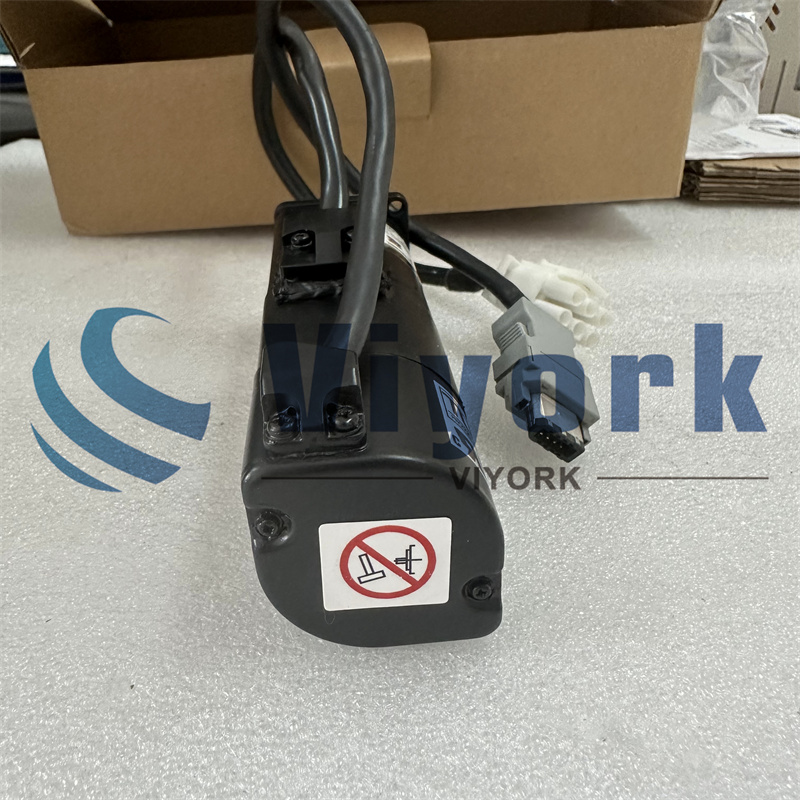 Omron R7M-A10030-BS1 AC SERVO MOTOR NEW