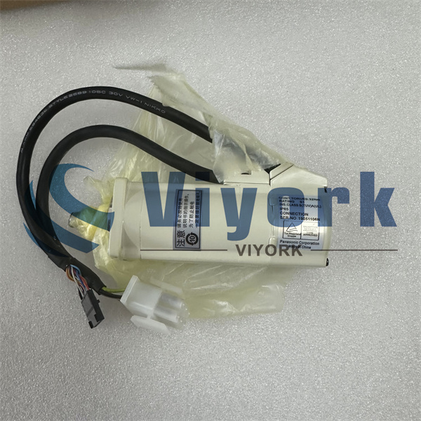 Panasonic MSMA011ABE SERVO MOTOR NEW