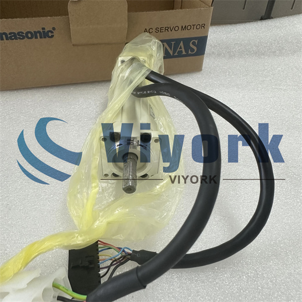 Panasonic MSMA011ABE SERVO MOTOR NEW