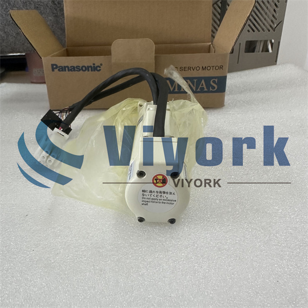 Panasonic MSMA011ABF SERVO MOTOR NEW