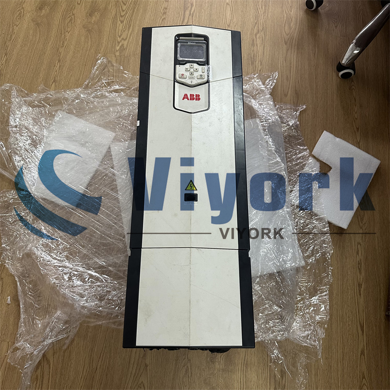 ABB ACS880-01-105A-3 INVERTER