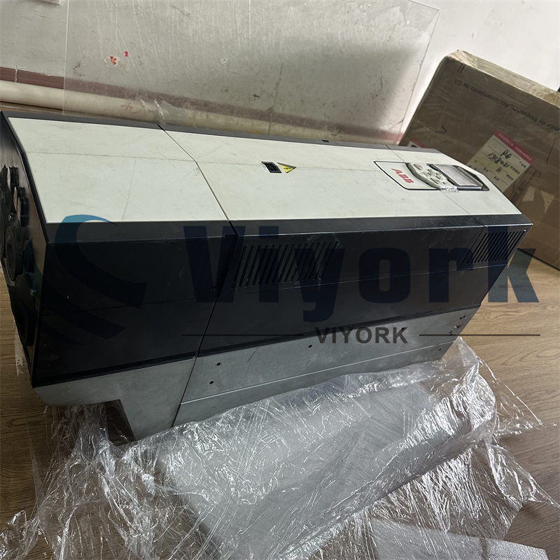 ABB ACS880-01-105A-3 INVERTER
