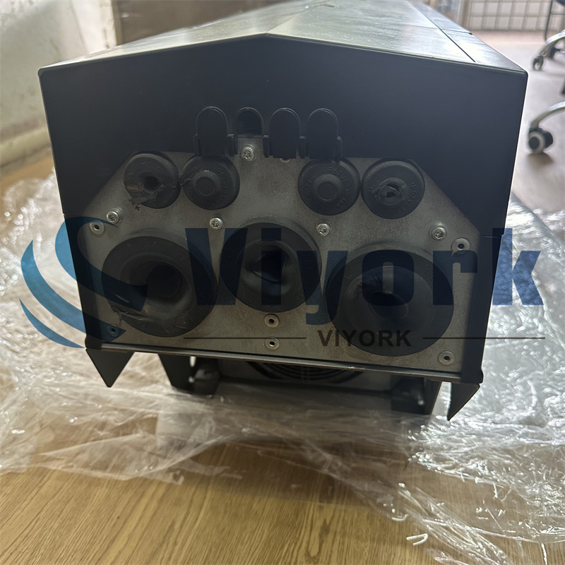 ABB ACS880-01-105A-3 INVERTER