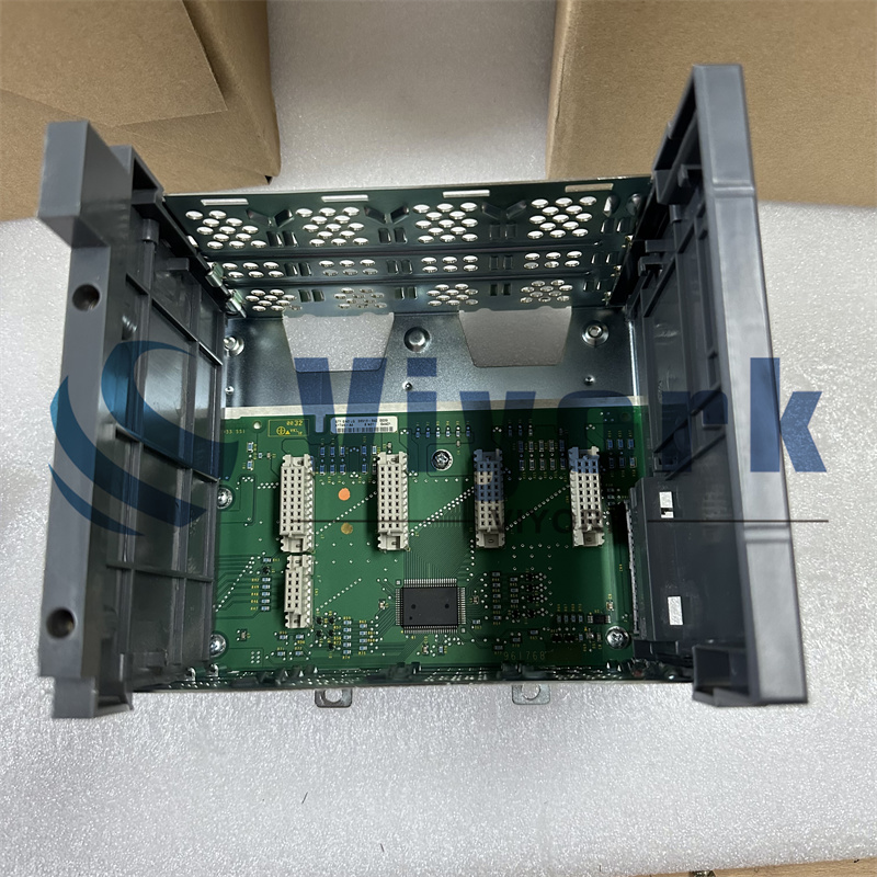 ALLEN BRADLEY 1746-A4 SLC 500 4 Slots Chassis NEW