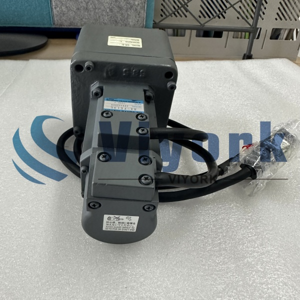 Mitsubishi HA-FE13G SERVO MOTOR WITH THE GEAR RATO 1-10 NEW