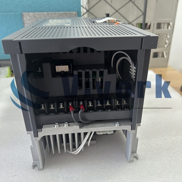 Mitsubishi MR-J4-700A SERVO AMPLIFIER NEW