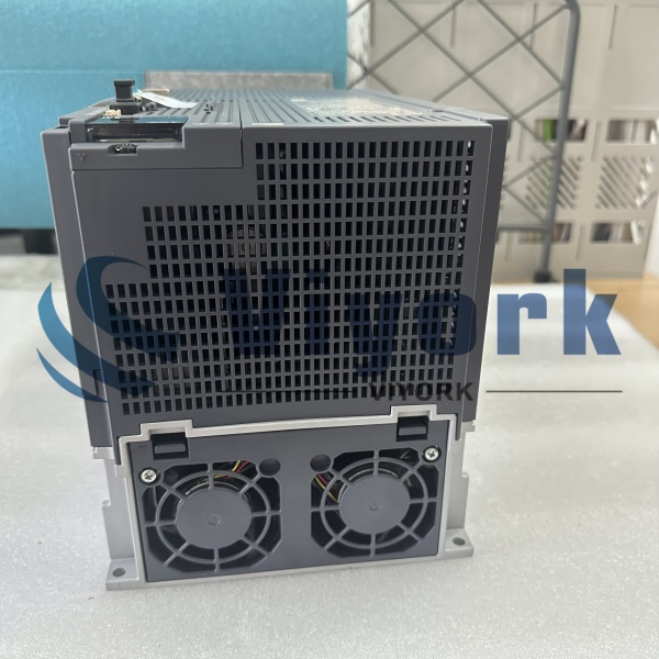 Mitsubishi MR-J4-700A SERVO AMPLIFIER NEW