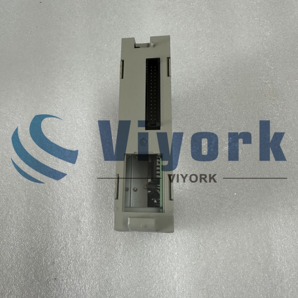 Omron C200H-OD213 MODULE NEW