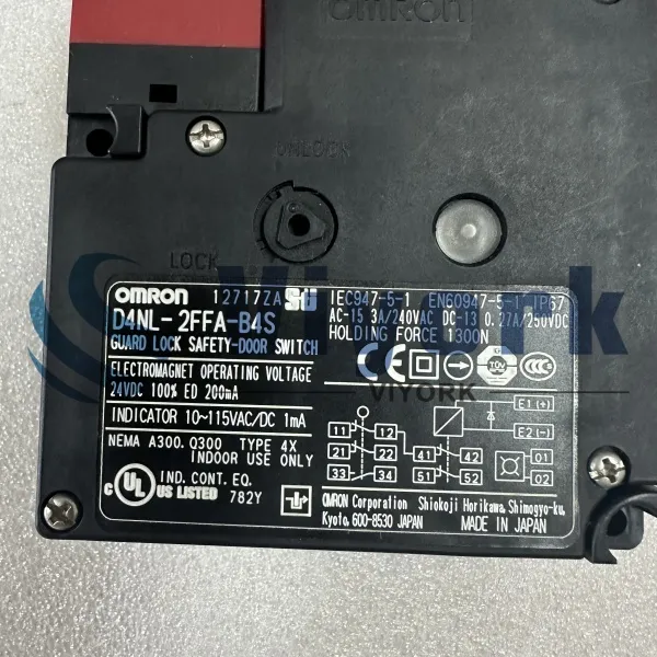 Omron D4NL-2FFA-B4S Safety Door Switch NEW