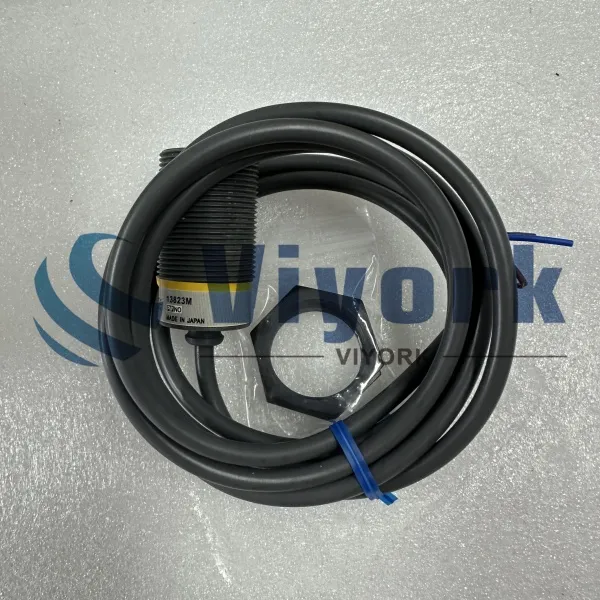 Omron E2F-X10F1 proximity switch sensor NEW