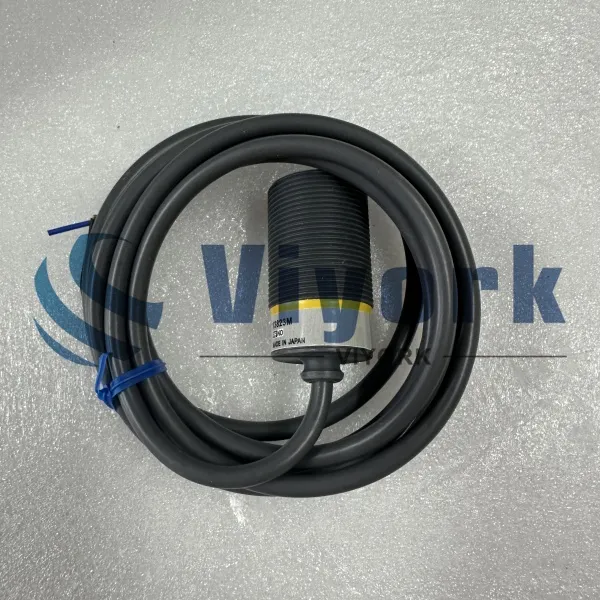 Omron E2F-X10F1 proximity switch sensor NEW