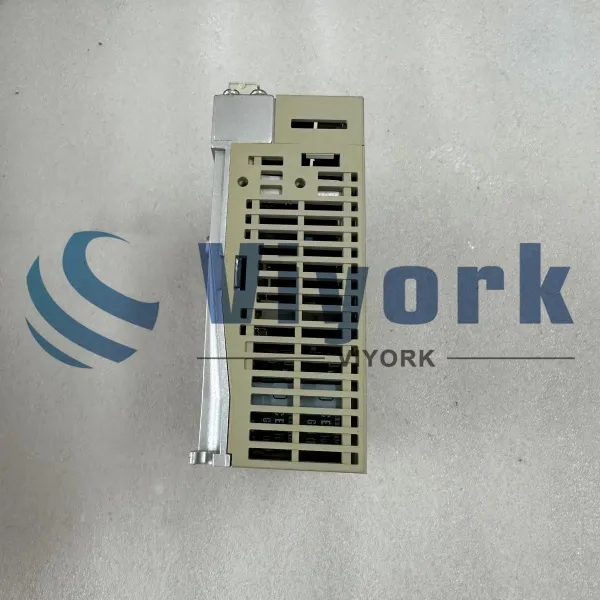 Omron R7D-AP02L SERVO DRIVE NEW