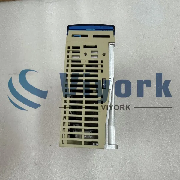 Omron R7D-AP02L SERVO DRIVE NEW