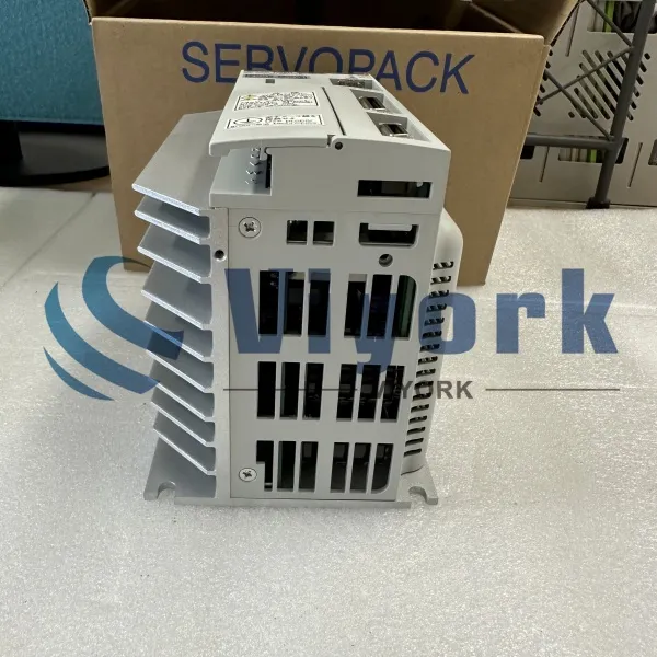 Omron R88D-UA20HA SERVO DRIVE NEW