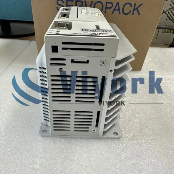 Omron R88D-UA20HA SERVO DRIVE NEW